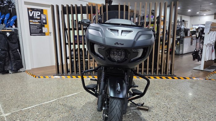 2026 Indian CHALLENGER DARK HORSE Black