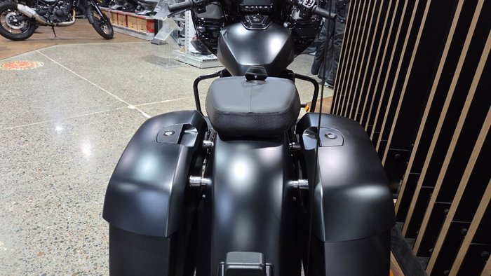 2026 Indian CHALLENGER DARK HORSE Black