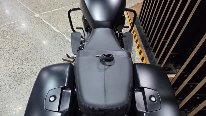 2026 Indian CHALLENGER DARK HORSE Black