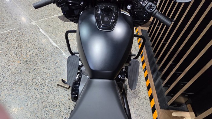2026 Indian CHALLENGER DARK HORSE Black