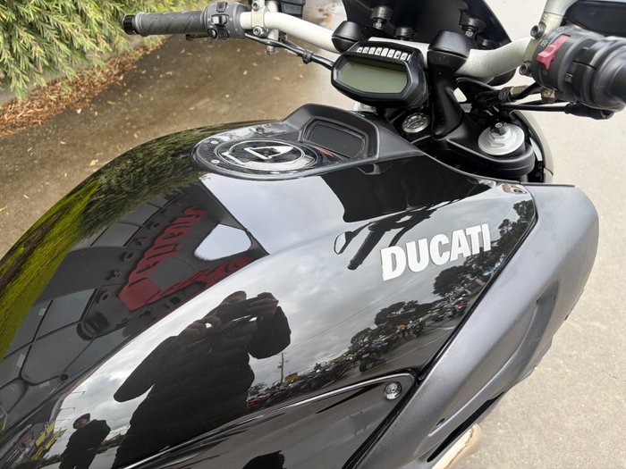 2011 DUCATI DIAVEL Black