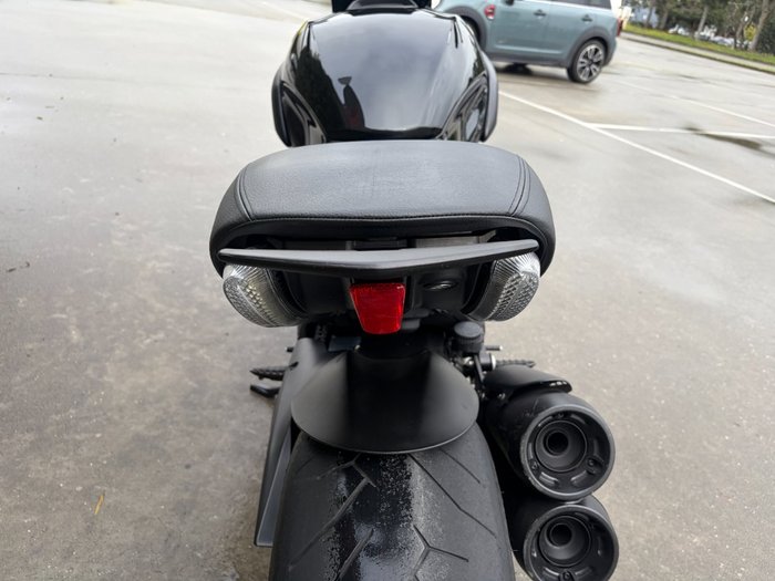 2011 DUCATI DIAVEL Black