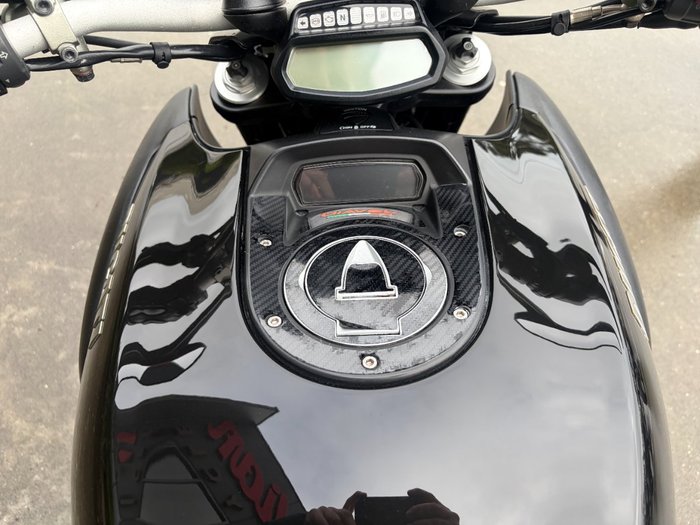 2011 DUCATI DIAVEL Black
