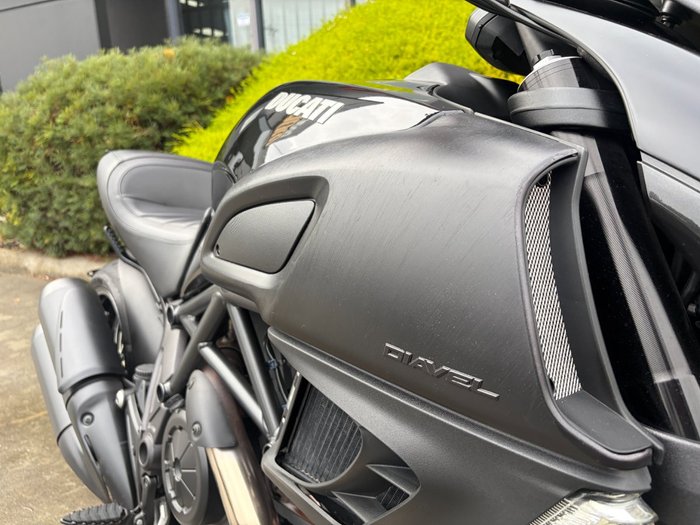 2011 DUCATI DIAVEL Black