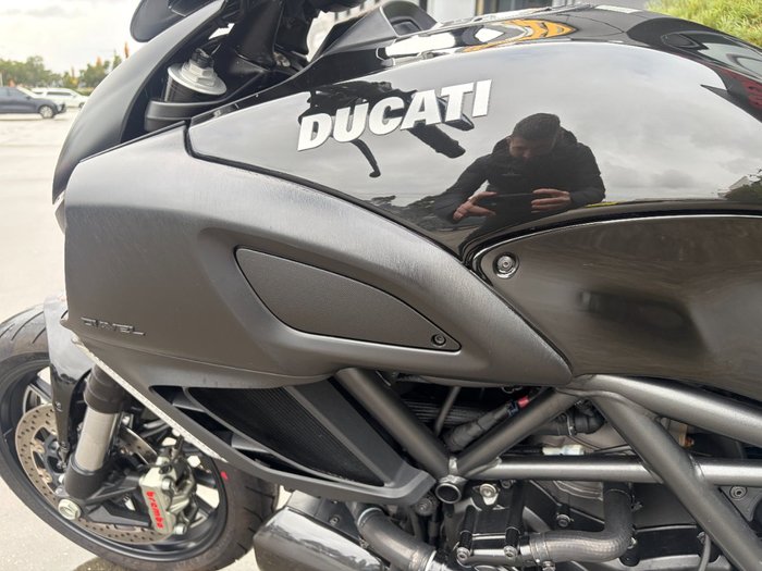 2011 DUCATI DIAVEL Black