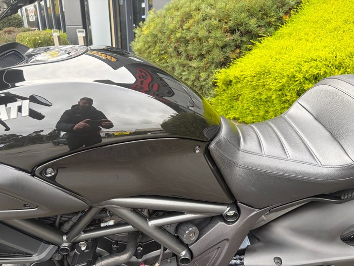 2011 DUCATI DIAVEL Black