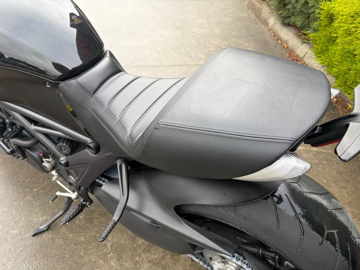 2011 DUCATI DIAVEL Black