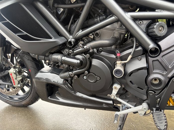2011 DUCATI DIAVEL Black