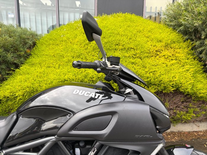 2011 DUCATI DIAVEL Black
