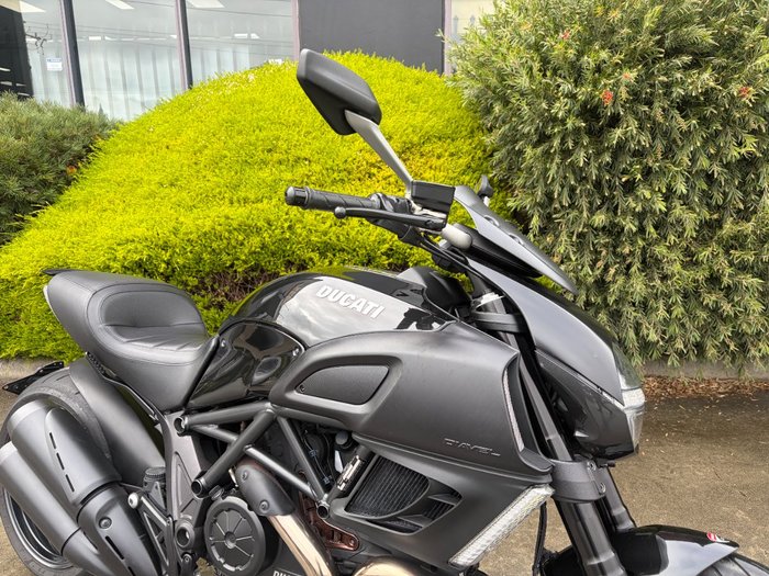2011 DUCATI DIAVEL Black