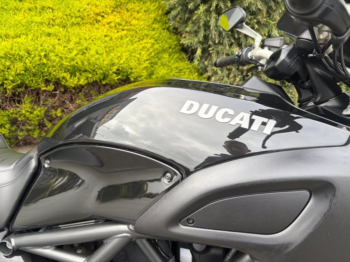 2011 DUCATI DIAVEL Black