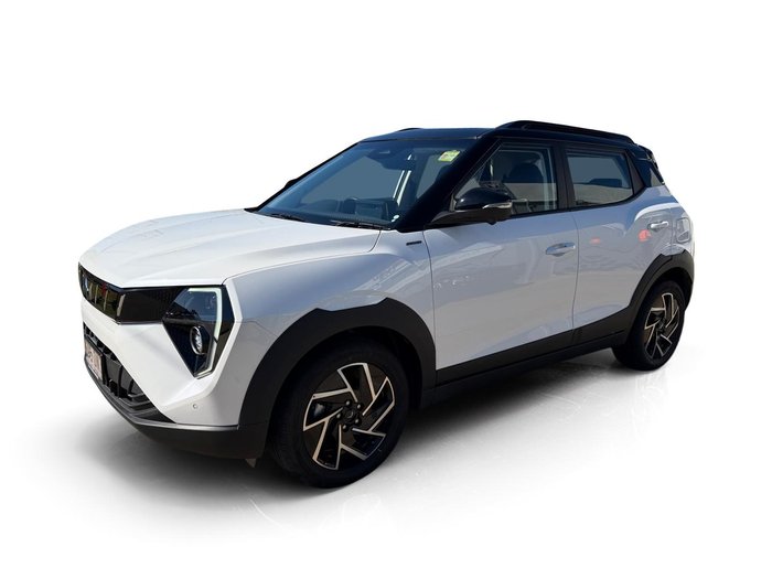 2025 Mahindra XUV3XO