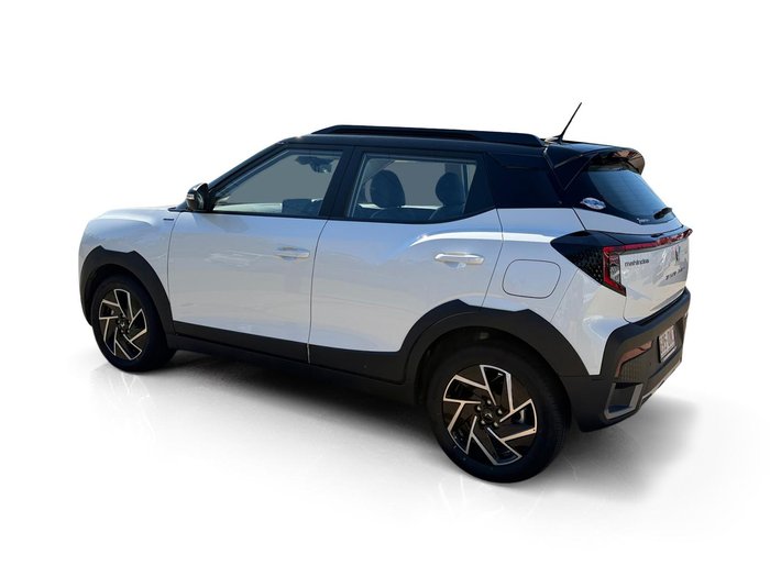 2025 Mahindra XUV3XO AX7L