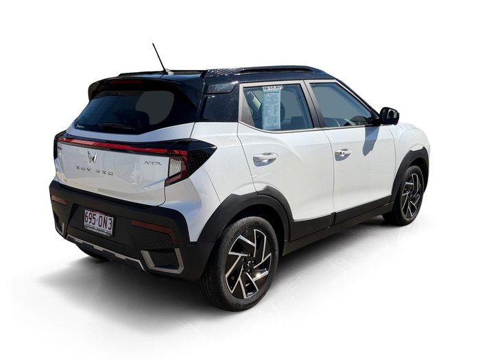 2025 Mahindra XUV3XO AX7L