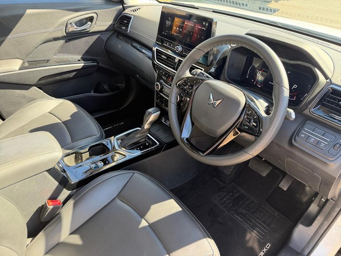 2025 Mahindra XUV3XO AX7L