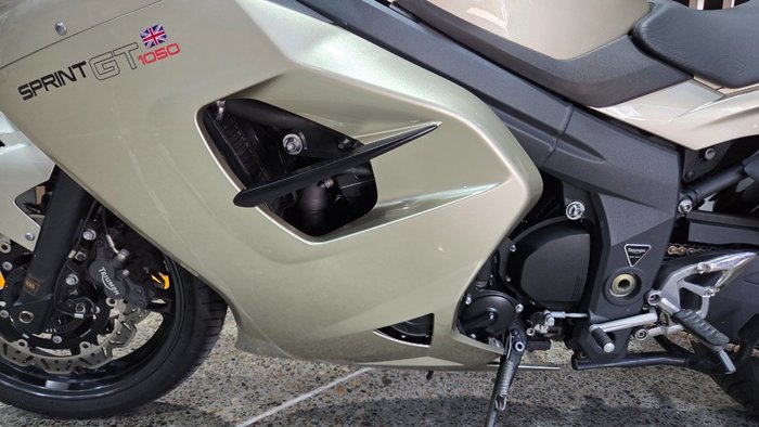 2013 Triumph SPRINT GT GOLD