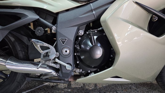 2013 Triumph SPRINT GT GOLD
