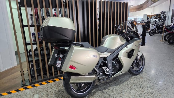 2013 Triumph SPRINT GT GOLD