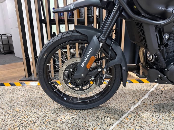2026 Royal Enfield HIMALAYAN 450 MANA BLACK
