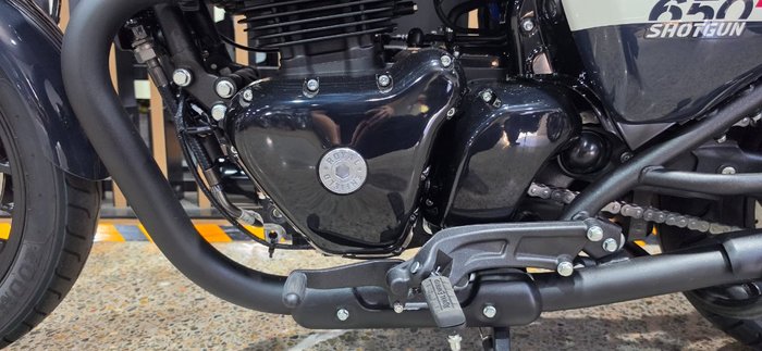 2026 Royal Enfield SHOTGUN 650 WHITE