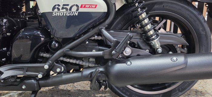 2026 Royal Enfield SHOTGUN 650 WHITE