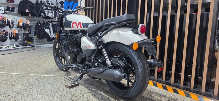 2026 Royal Enfield SHOTGUN 650 WHITE