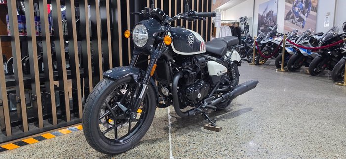 2026 Royal Enfield SHOTGUN 650 WHITE
