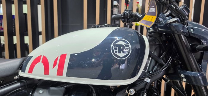 2026 Royal Enfield SHOTGUN 650 WHITE