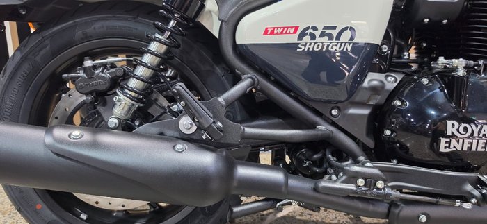 2026 Royal Enfield SHOTGUN 650 WHITE