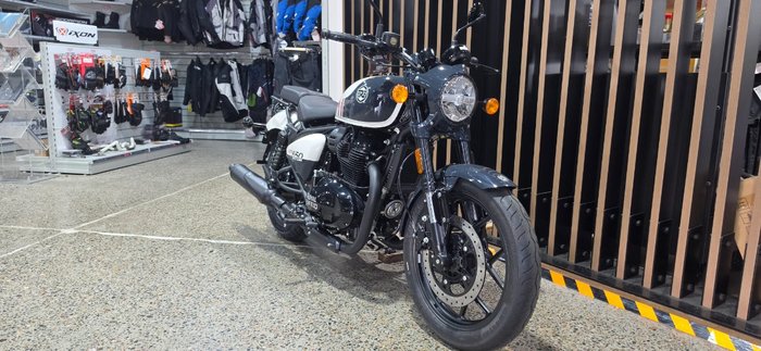 2026 Royal Enfield SHOTGUN 650 WHITE