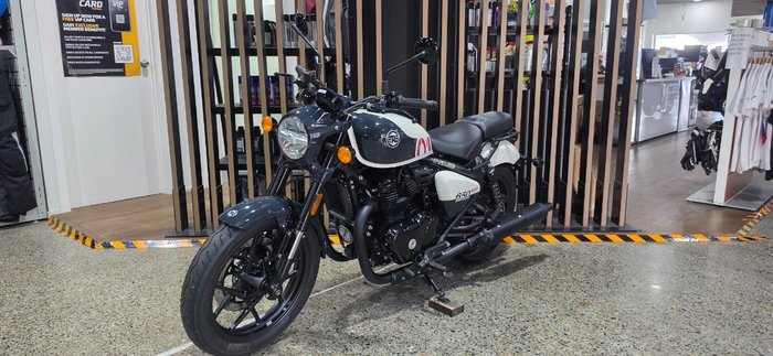 2026 Royal Enfield SHOTGUN 650 WHITE