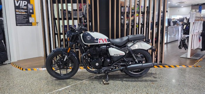 2026 Royal Enfield SHOTGUN 650 WHITE