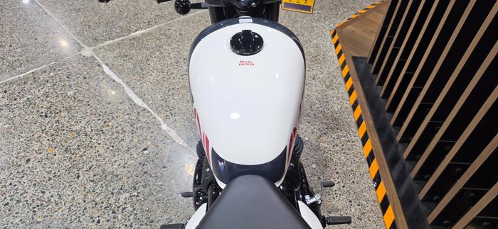 2026 Royal Enfield SHOTGUN 650 WHITE