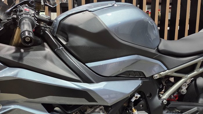 2026 BMW Motorrad S 1000 RR SILVER