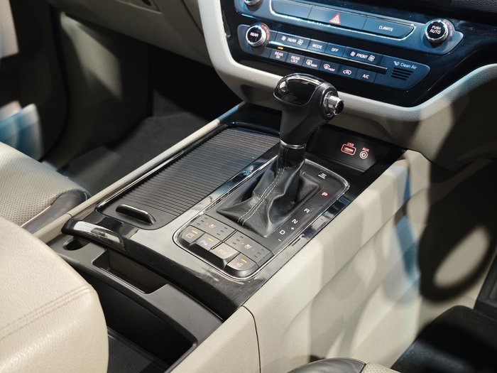 2015 Kia Carnival Platinum