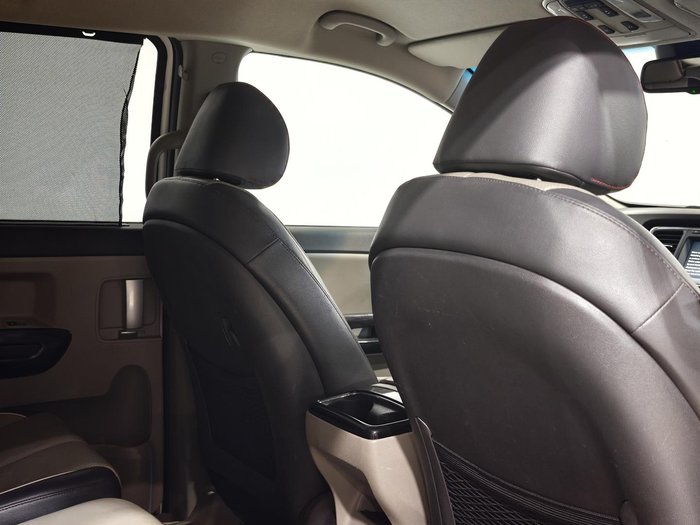 2015 Kia Carnival Platinum