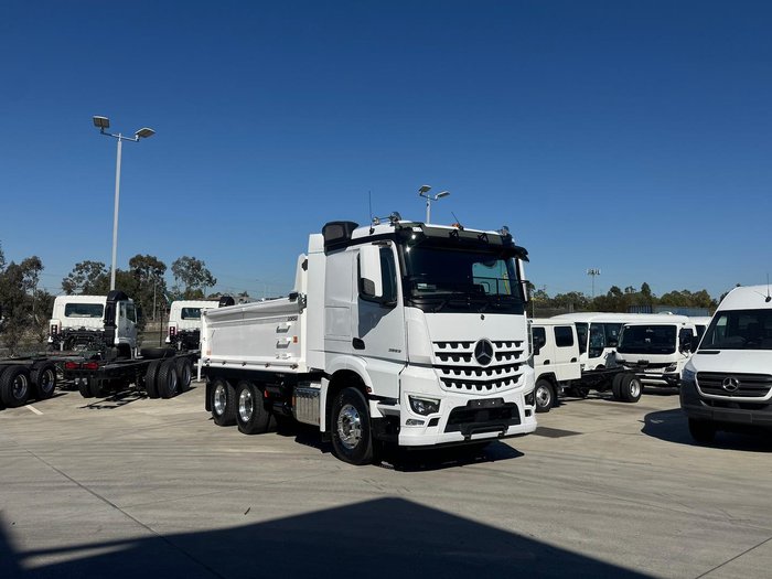 2025 Mercedes-Benz Arocs