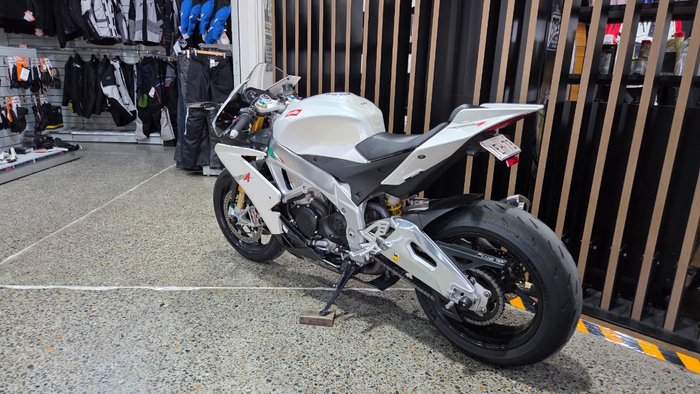 2013 Aprilia RSV4 R WHITE