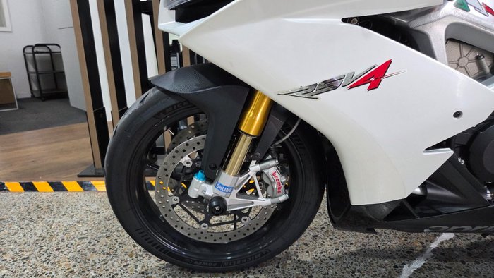 2013 Aprilia RSV4 R WHITE