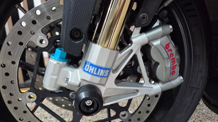 2013 Aprilia RSV4 R WHITE