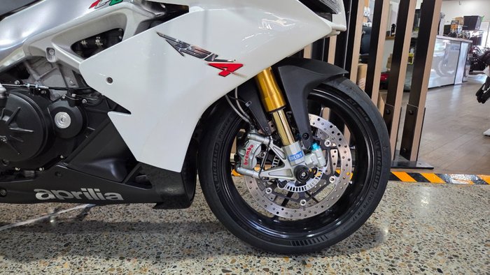 2013 Aprilia RSV4 R WHITE