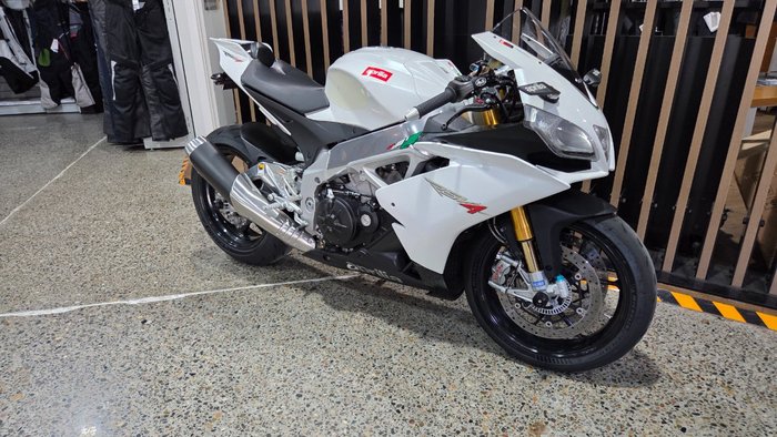 2013 Aprilia RSV4 R WHITE