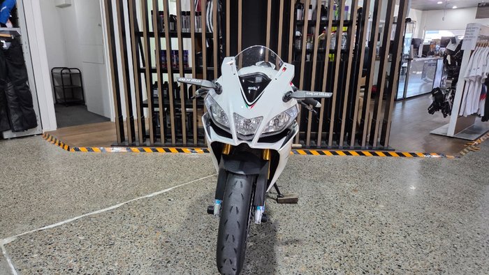 2013 Aprilia RSV4 R WHITE