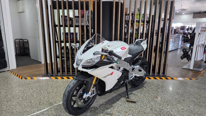 2013 Aprilia RSV4 R WHITE