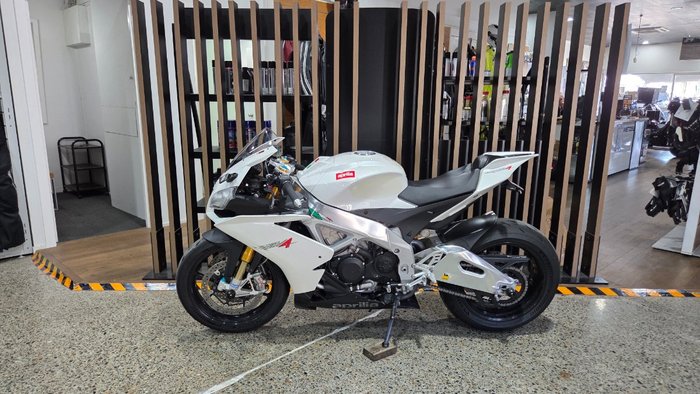 2013 Aprilia RSV4 R WHITE