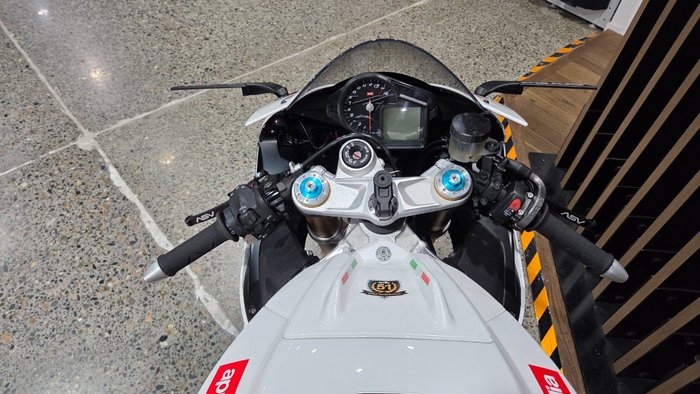 2013 Aprilia RSV4 R WHITE