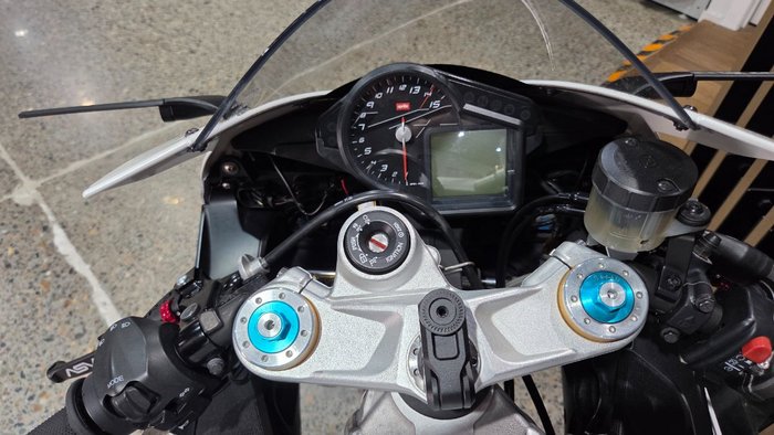 2013 Aprilia RSV4 R WHITE