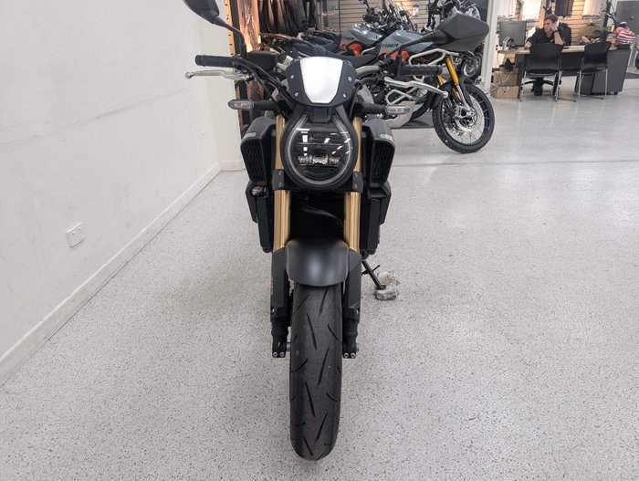 2025 Honda CB650RAC Black