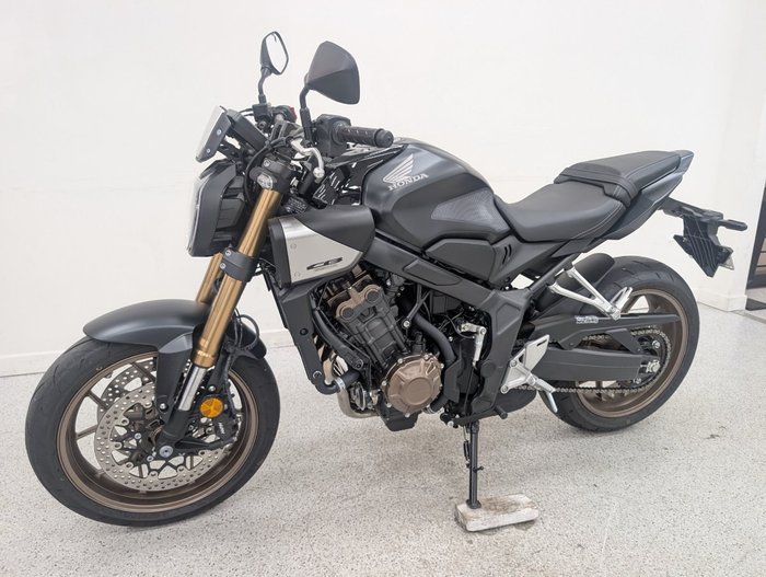 2025 Honda CB650RAC Black