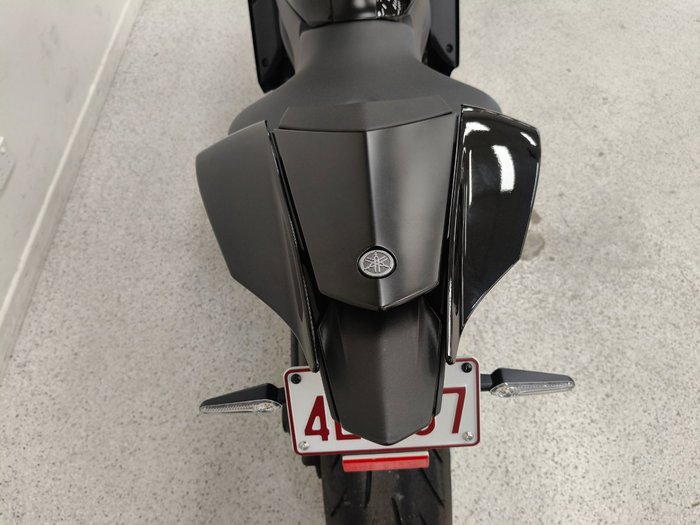 2025 YAMAHA YZF-R7LA Black